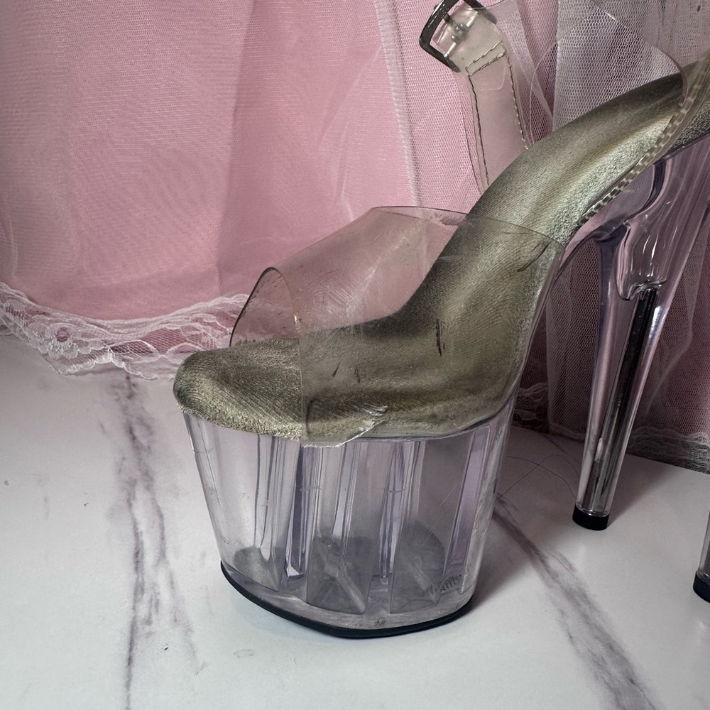 Well worn Pleasers - Picture 4 of 7